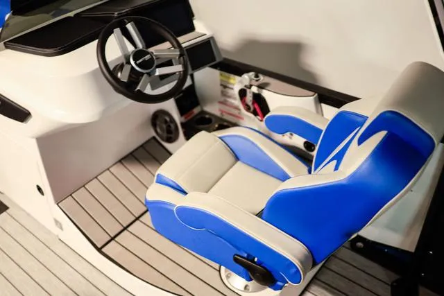 Slide: The Image of Montara 25' SURF BOSS 2.0 SL 2025 - 12