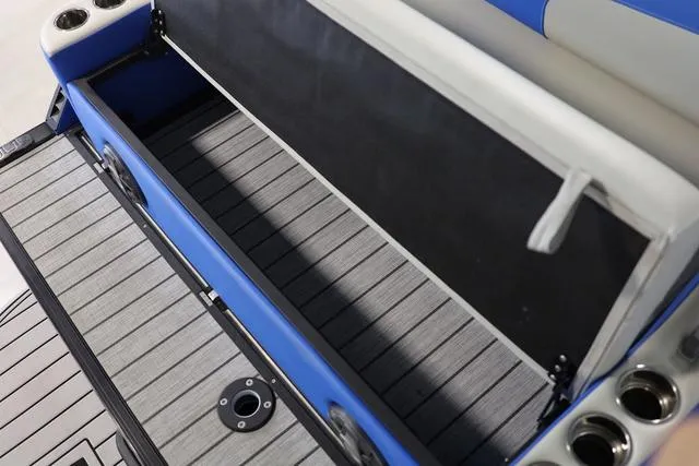 Slide: The Image of Montara 25' SURF BOSS 2.0 SL 2025 - 28