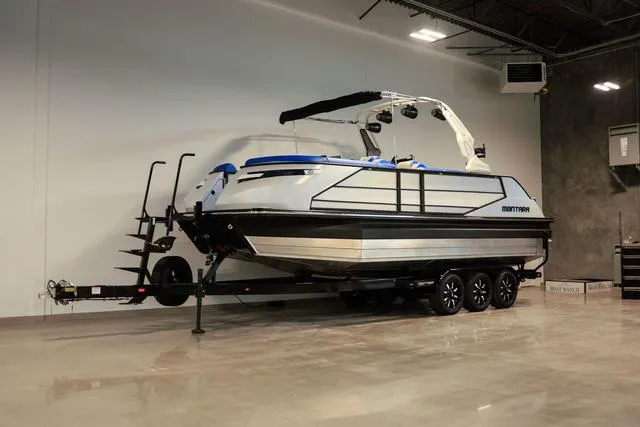 Slide: The Image of Montara 25' SURF BOSS 2.0 SL 2025 - 3