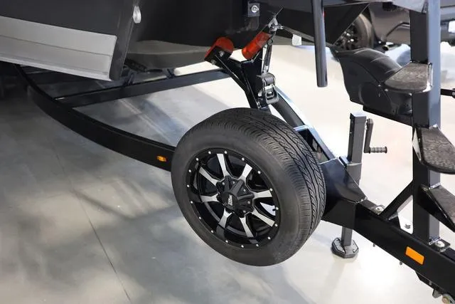 Slide: The Image of Montara 25' SURF BOSS 2.0 SL 2025 - 33