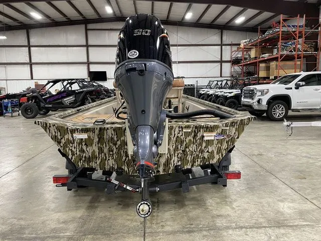 Slide: The Image of Avid 18 Rogue CC 2025 - 13