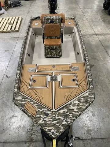 Slide: The Image of Avid 18 Rogue CC 2025 - 15