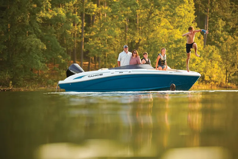 Slide: The Image of Tahoe 210 S 2025 - 111