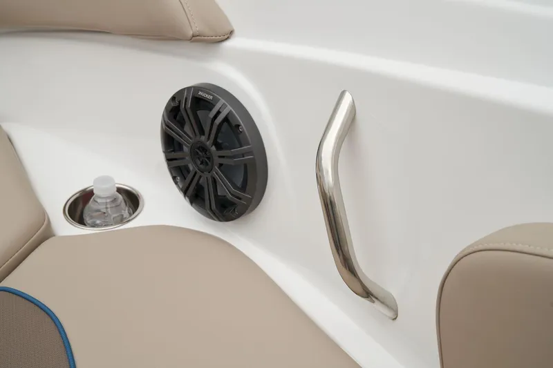 Slide: The Image of Tahoe 210 S 2025 - 28