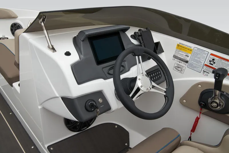 Slide: The Image of Tahoe 210 S 2025 - 32