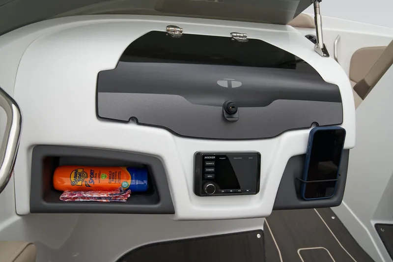 Slide: The Image of Tahoe 210 S 2025 - 39