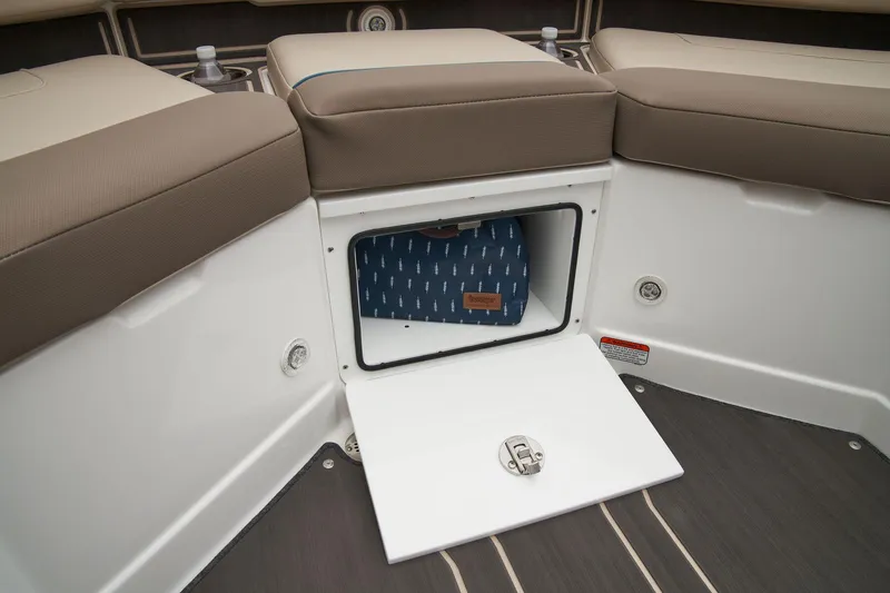 Slide: The Image of Tahoe 210 S 2025 - 58