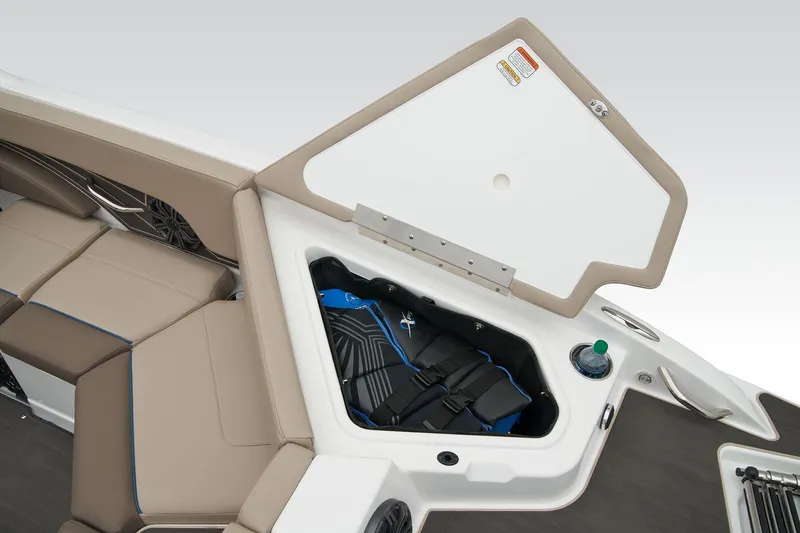 Slide: The Image of Tahoe 210 S 2025 - 60