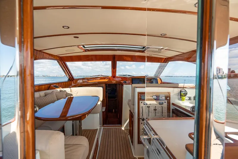 Slide: The Image of Salon/helm area - 20