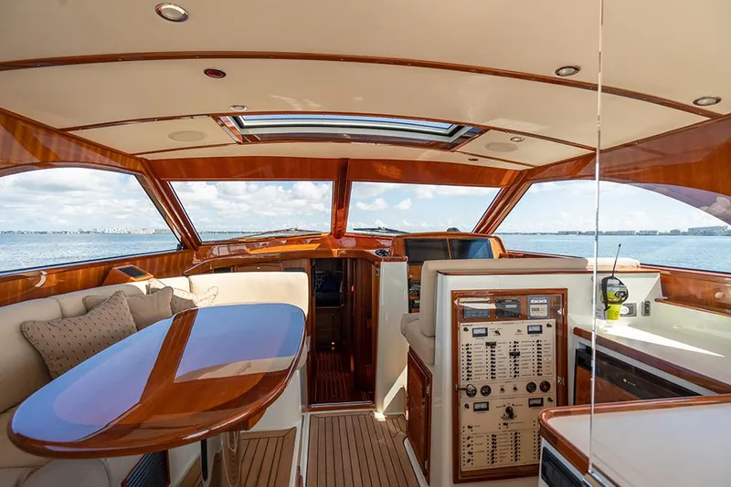 Slide: The Image of Salon/helm area view 3 - 22