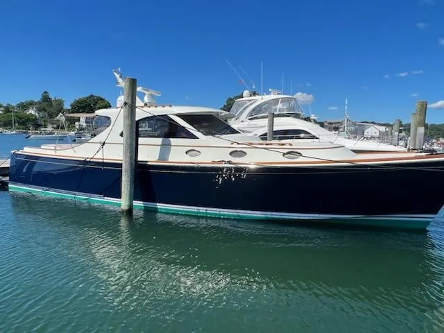 Slide: The Image of Stbd profile (recently done hull paint) - 52