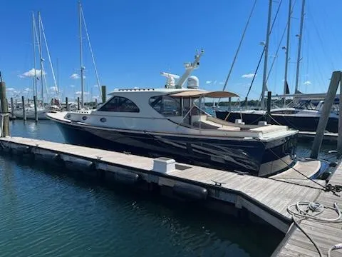 Slide: The Image of Port quarter profile (recently done hull paint) - 55