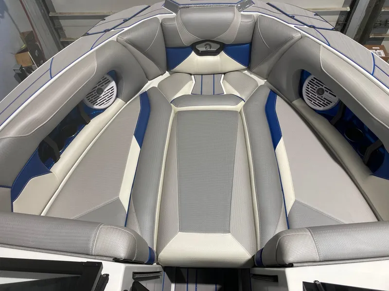 Slide: The Image of Centurion Ri245 2023 - 4