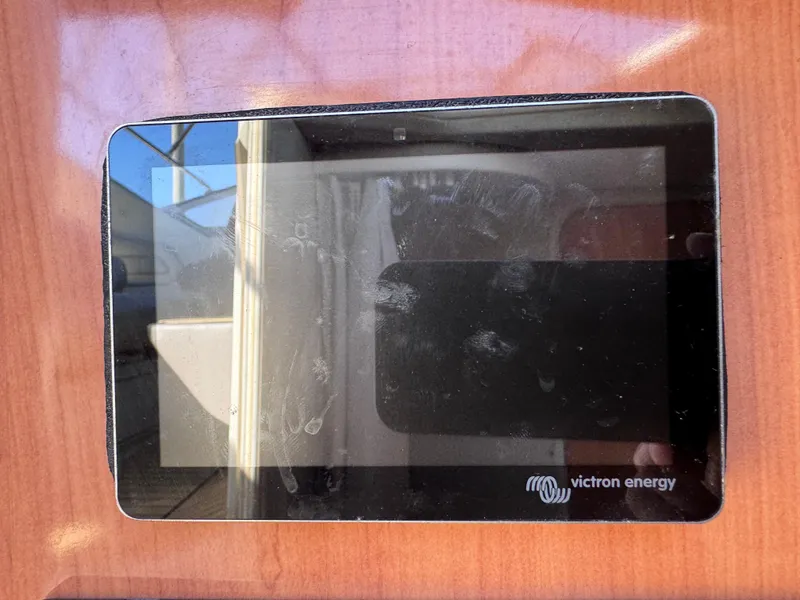 Slide: The Image of Regal Commodore 322 1999 - 53