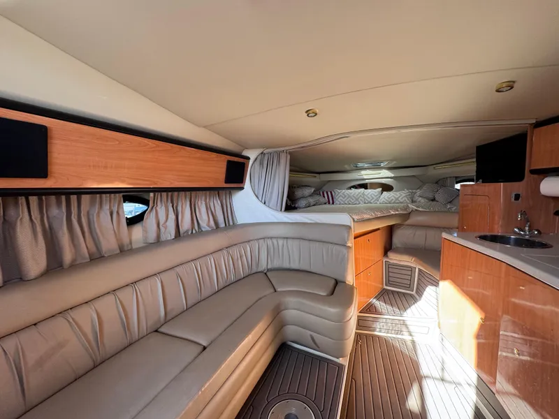 Slide: The Image of Regal Commodore 322 1999 - 54