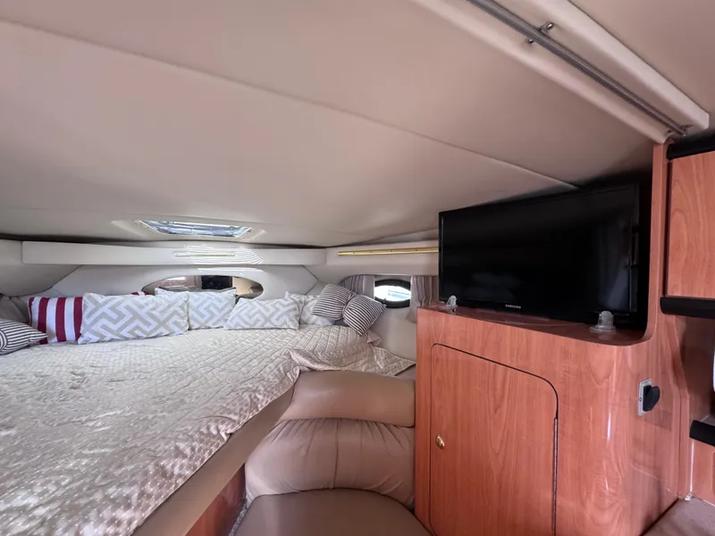 Slide: The Image of Regal Commodore 322 1999 - 60