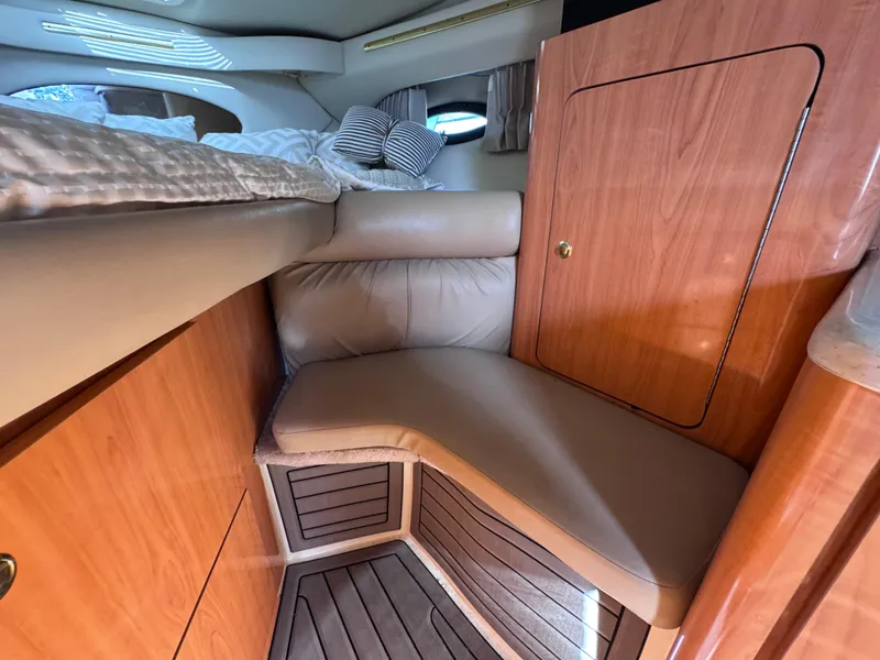 Slide: The Image of Regal Commodore 322 1999 - 61