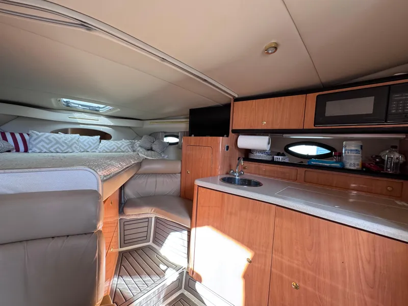 Slide: The Image of Regal Commodore 322 1999 - 62