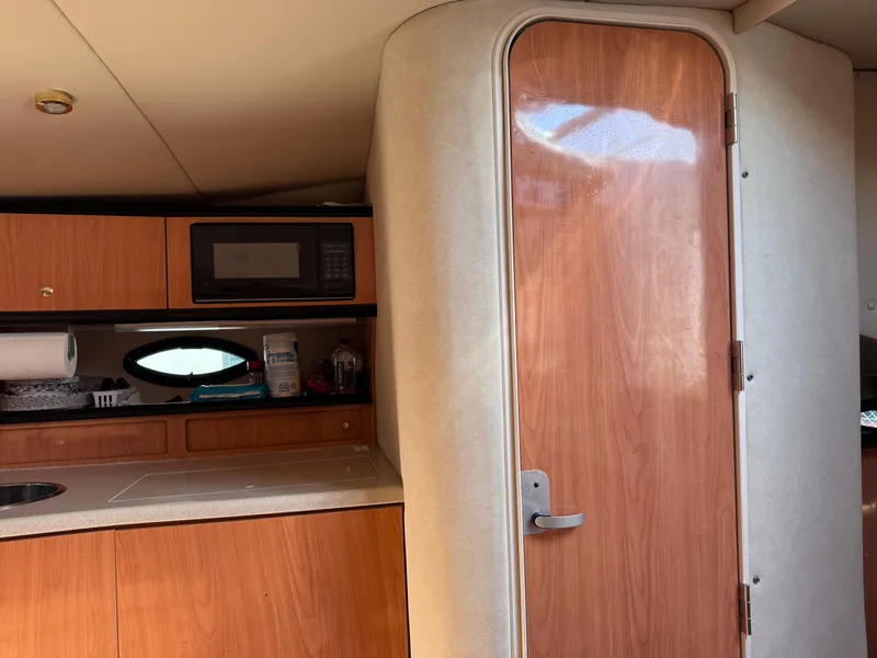 Slide: The Image of Regal Commodore 322 1999 - 70