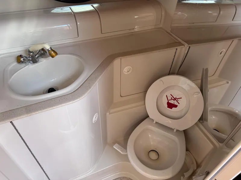 Slide: The Image of Regal Commodore 322 1999 - 71