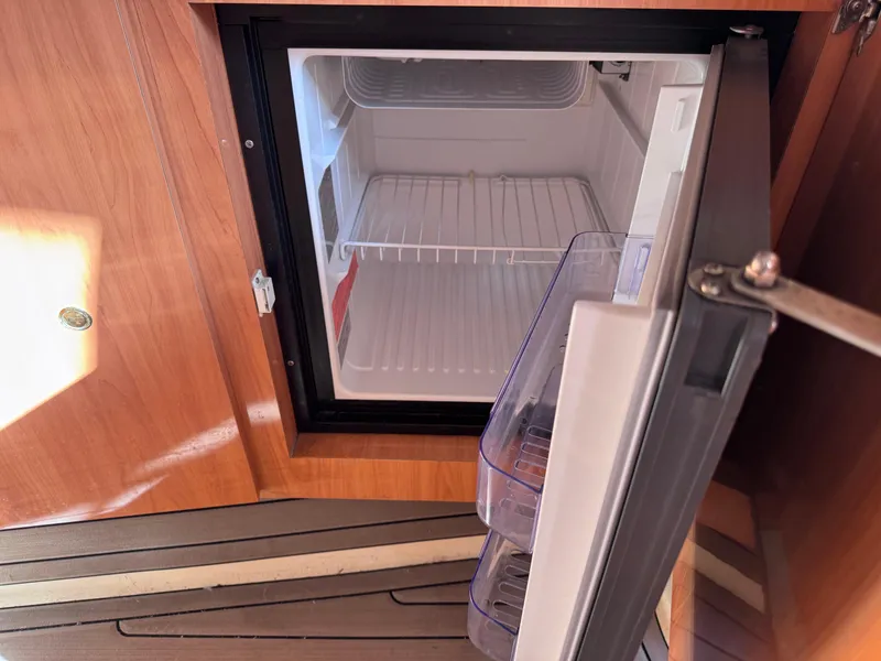 Slide: The Image of Regal Commodore 322 1999 - 73