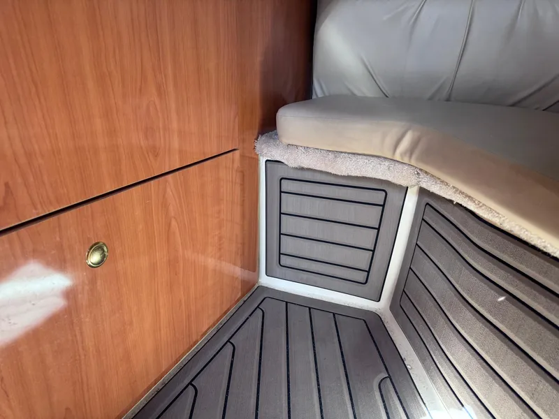 Slide: The Image of Regal Commodore 322 1999 - 75