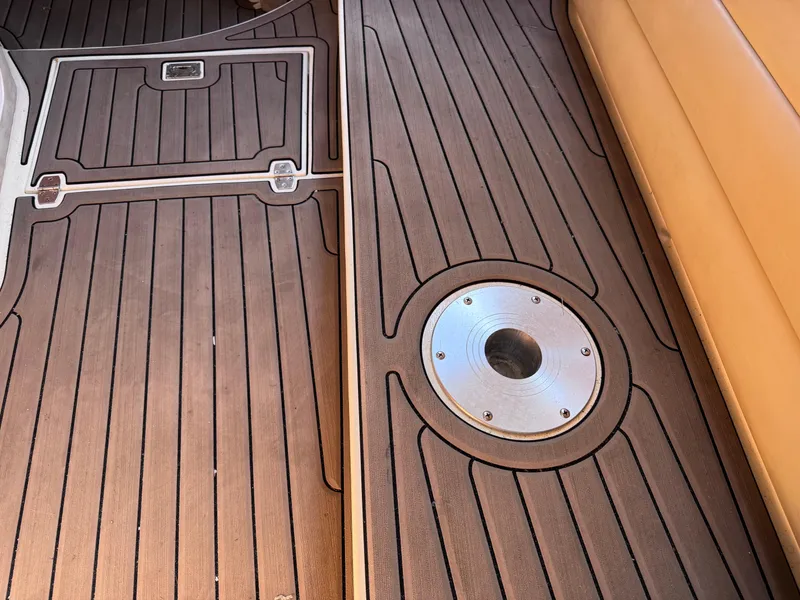 Slide: The Image of Regal Commodore 322 1999 - 76