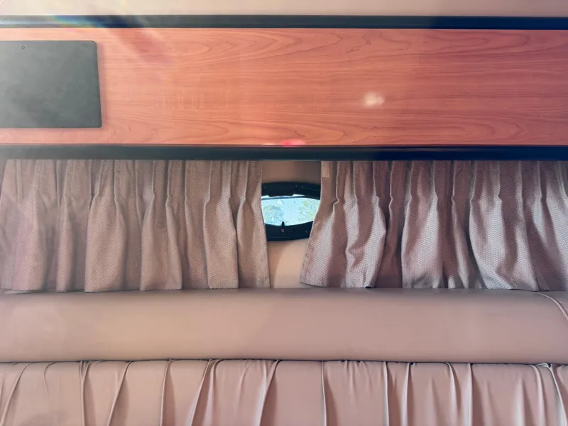 Slide: The Image of Regal Commodore 322 1999 - 78