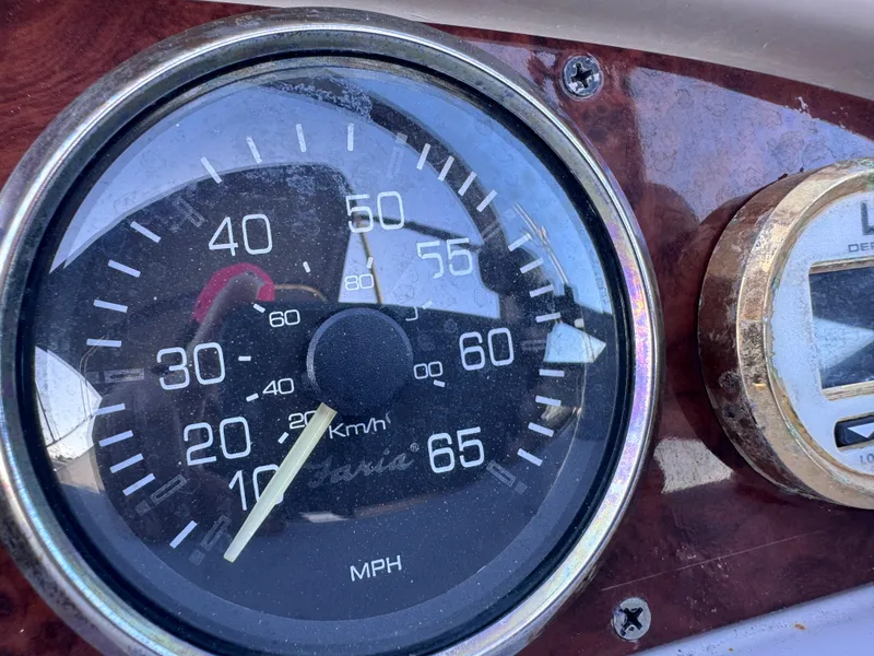 Slide: The Image of Regal Commodore 322 1999 - 90