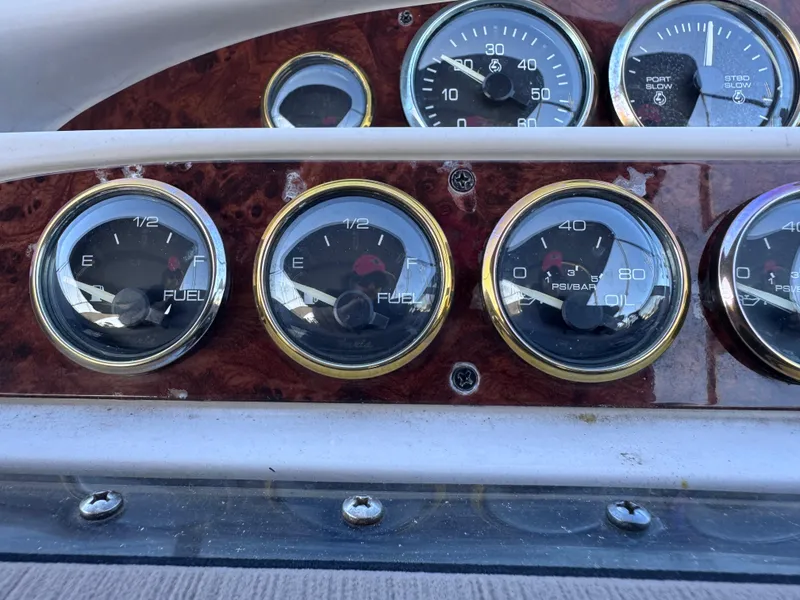 Slide: The Image of Regal Commodore 322 1999 - 92