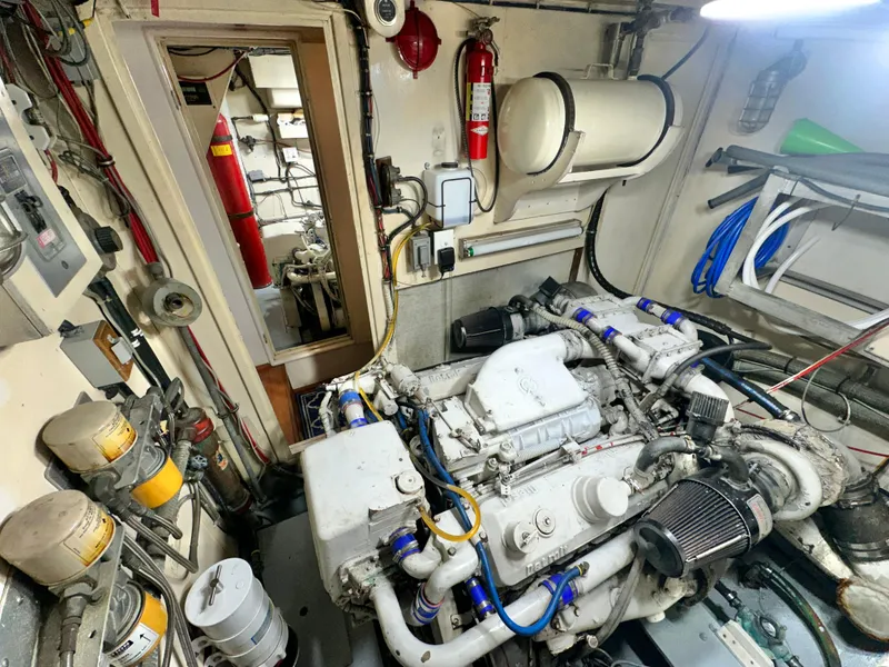 Slide: The Image of Hatteras 53 Motor Yacht 1978 - 102