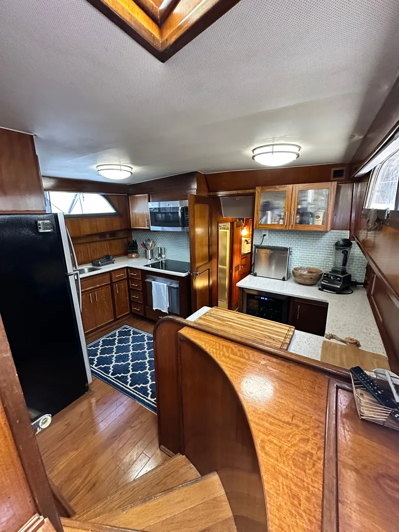 Slide: The Image of Hatteras 53 Motor Yacht 1978 - 57