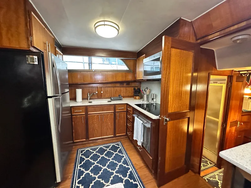 Slide: The Image of Hatteras 53 Motor Yacht 1978 - 59