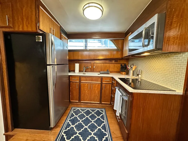 Slide: The Image of Hatteras 53 Motor Yacht 1978 - 61