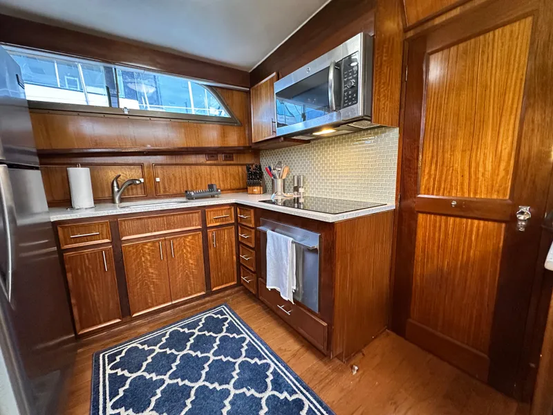 Slide: The Image of Hatteras 53 Motor Yacht 1978 - 62