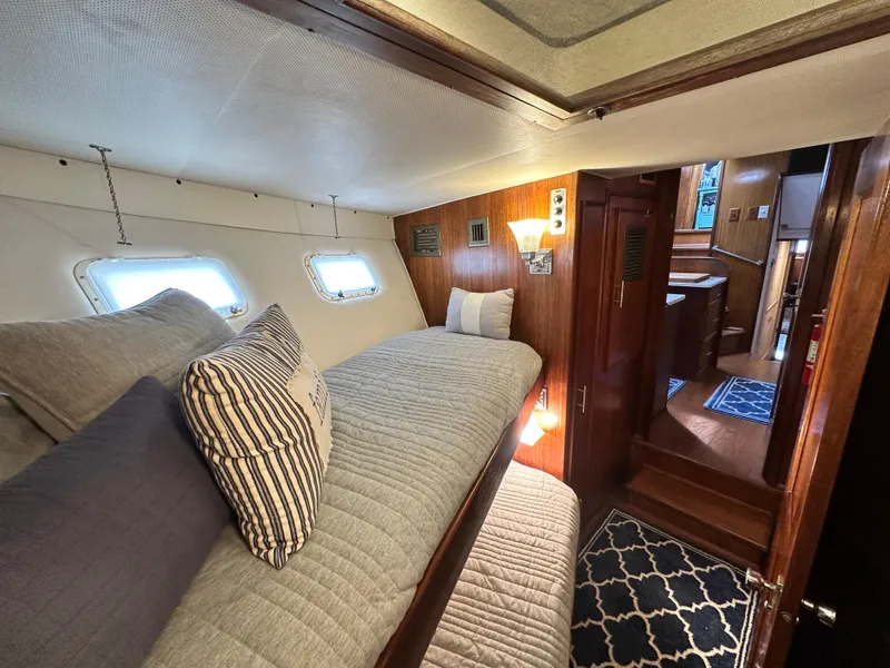 Slide: The Image of Hatteras 53 Motor Yacht 1978 - 70