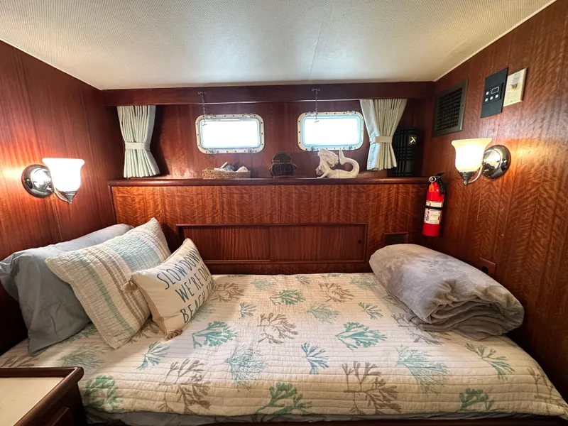 Slide: The Image of Hatteras 53 Motor Yacht 1978 - 80