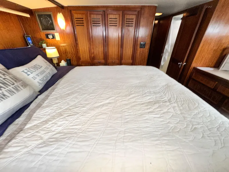 Slide: The Image of Hatteras 53 Motor Yacht 1978 - 93