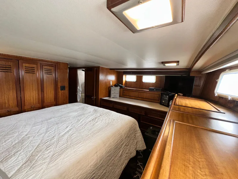 Slide: The Image of Hatteras 53 Motor Yacht 1978 - 95