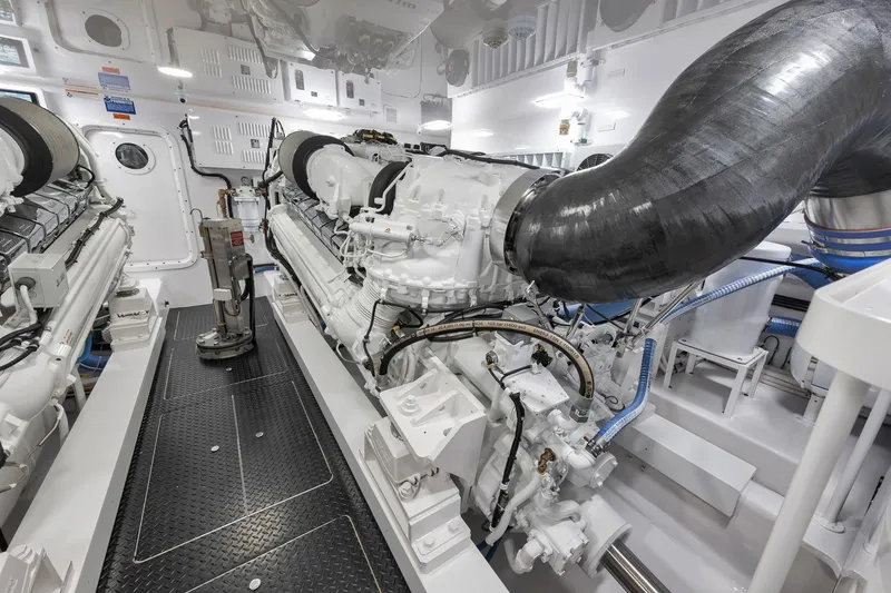 Slide: The Image of Viking 72 Convertible 2024 - 61