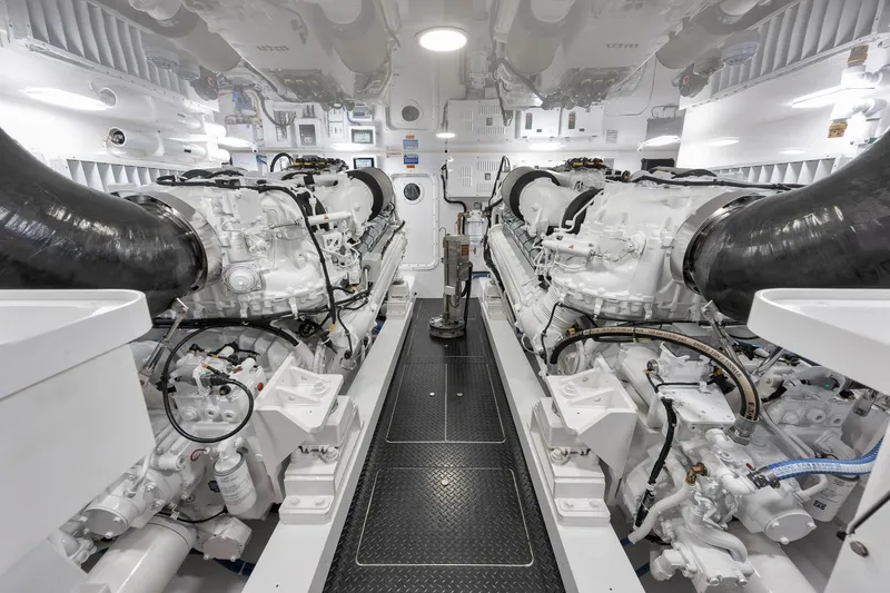 Slide: The Image of Viking 72 Convertible 2024 - 62