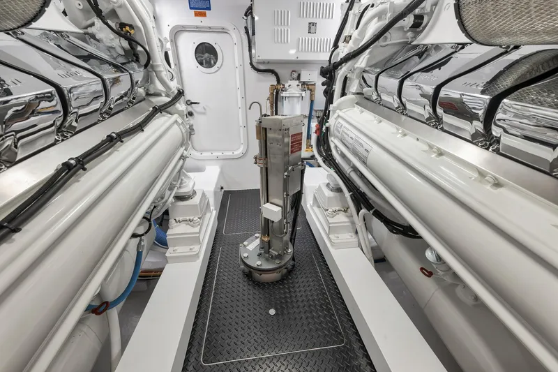 Slide: The Image of Viking 72 Convertible 2024 - 64