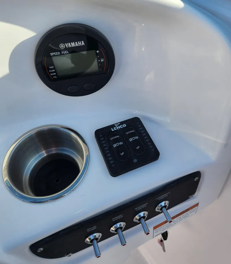 Slide: The Image of Control panel of 2025 SouthWind 2600 SD boat with Yamaha speed gauge. - 22
