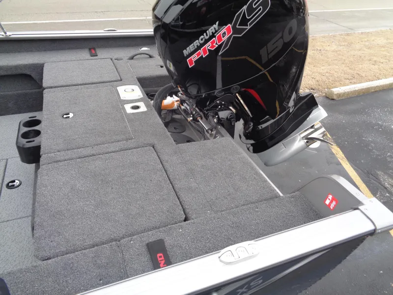 Slide: The Image of 2025 Lund 1875 Impact XS Sport boat with Mercury Pro XS 150 engine. - 9
