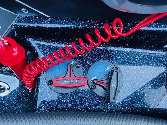 Slide: The Image of Skeeter ZXR21 2025 - 10