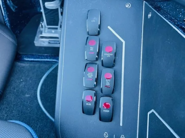 Slide: The Image of Skeeter ZXR21 2025 - 17