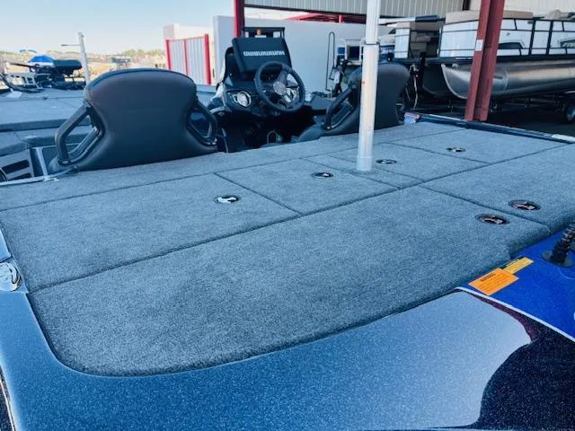 Slide: The Image of Skeeter ZXR21 2025 - 18