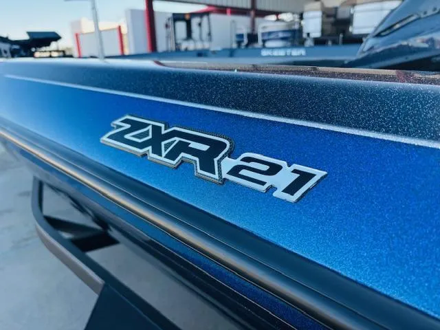 Slide: The Image of Skeeter ZXR21 2025 - 19