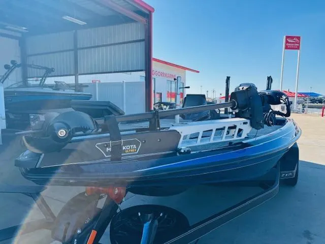 Slide: The Image of Skeeter ZXR21 2025 - 3