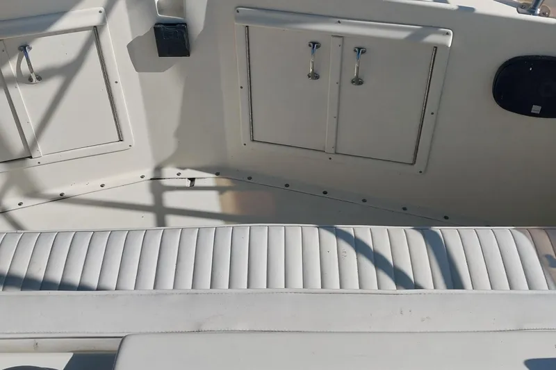 Slide: The Image of Hatteras 40 Double Cabin 1988 - 3